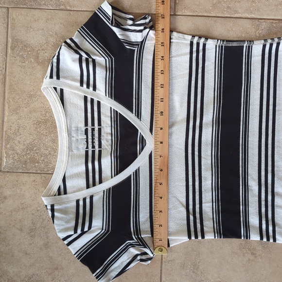 Black and white striped t-shirt - Picture 6 of 7